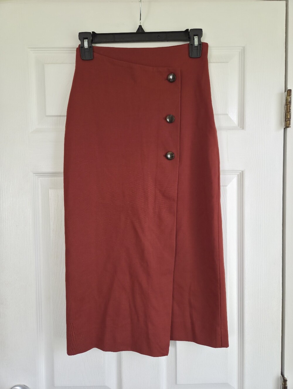 New!!! Babaton ✨️ Brick Red Pencil Midi Skirt with Side Button Detail Size 0